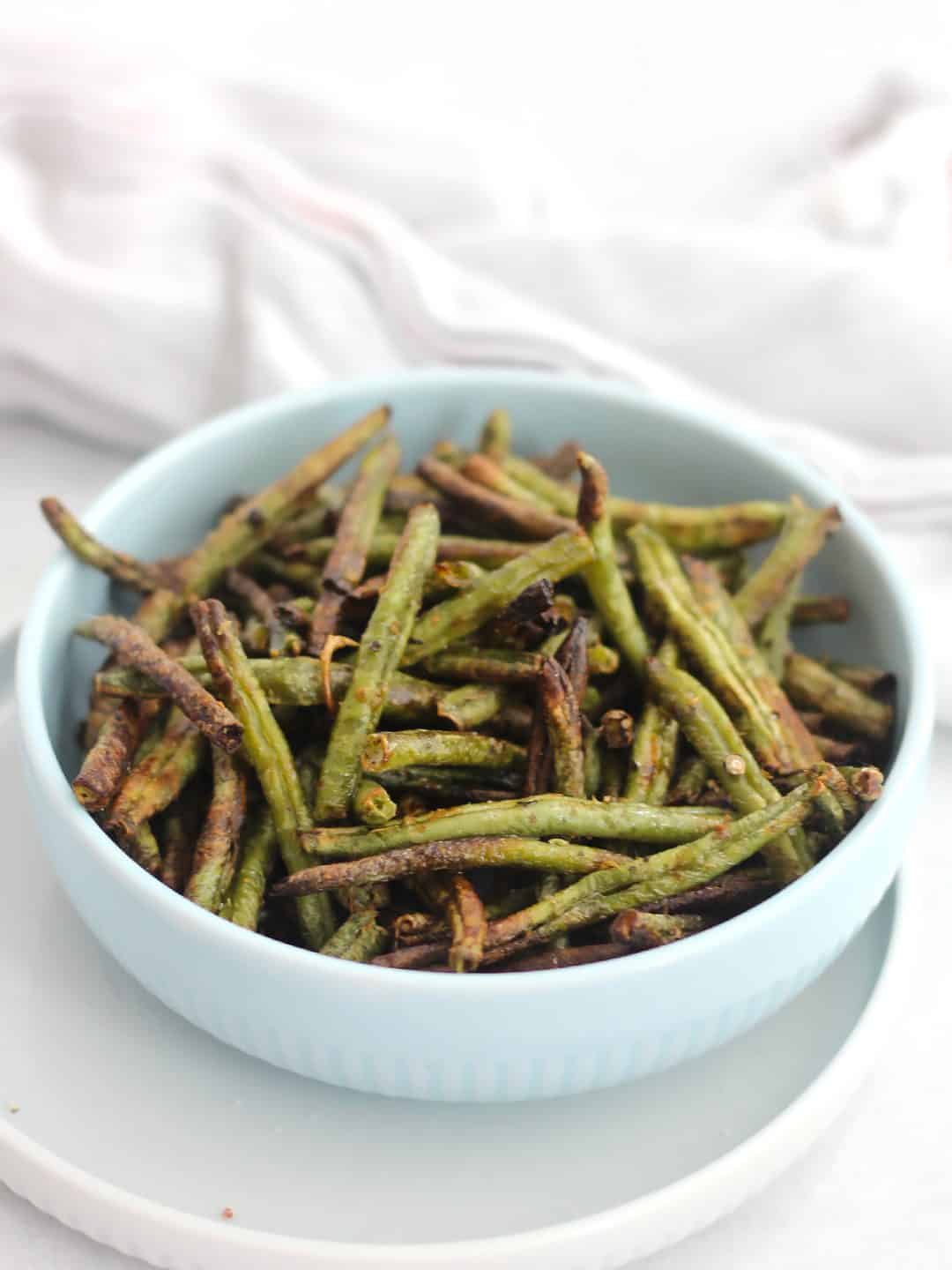 Air Fryer Frozen Green Beans Bite On The Side