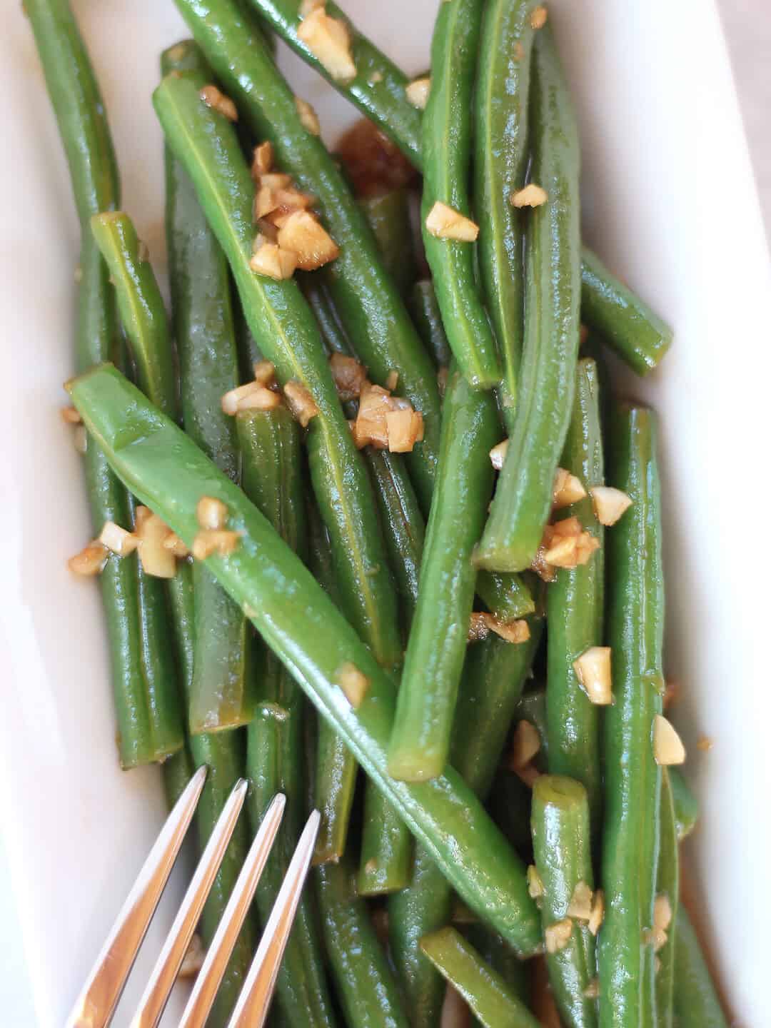 Sautéed Green Beans with Balsamic Vinegar and Garlic Bite On The Side